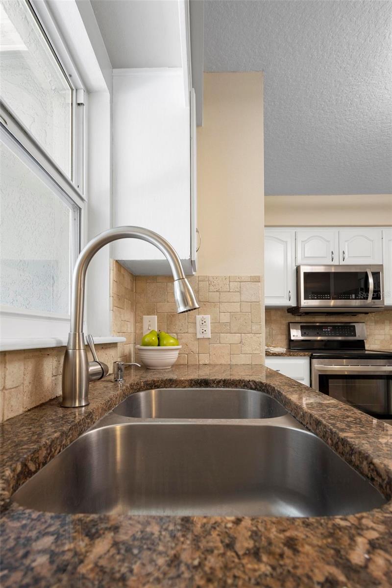 2530 COUNTRY SQUIRE LN, DELAND, FL, 32720