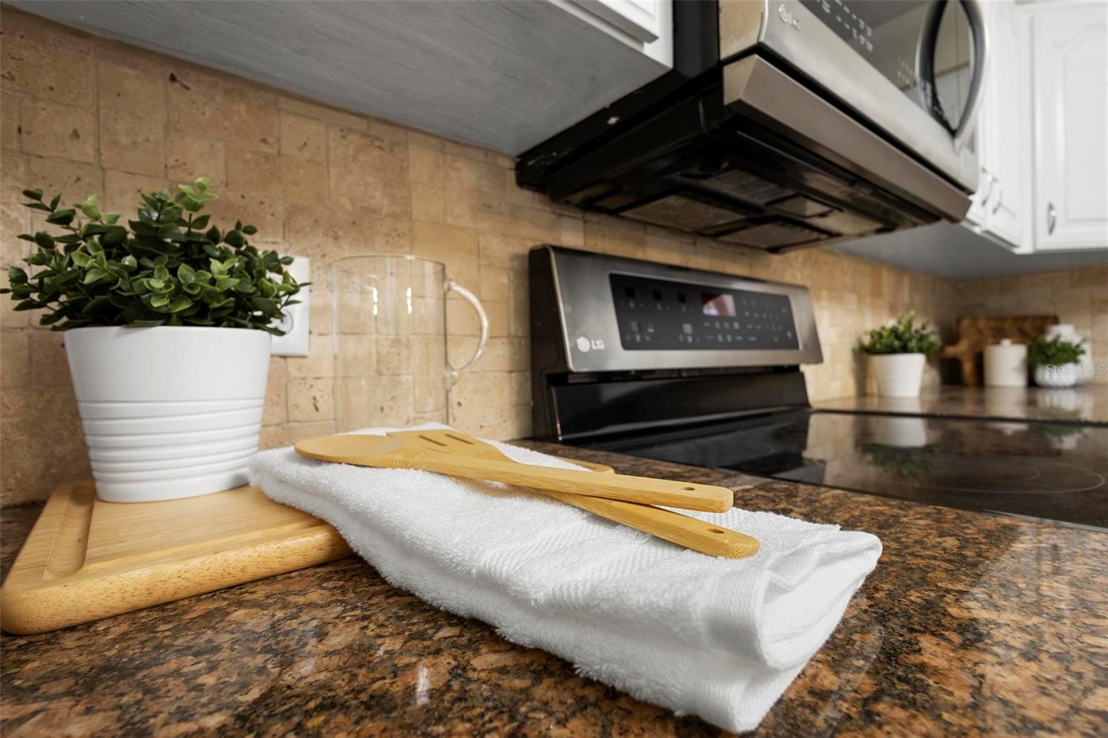 2530 COUNTRY SQUIRE LN, DELAND, FL, 32720