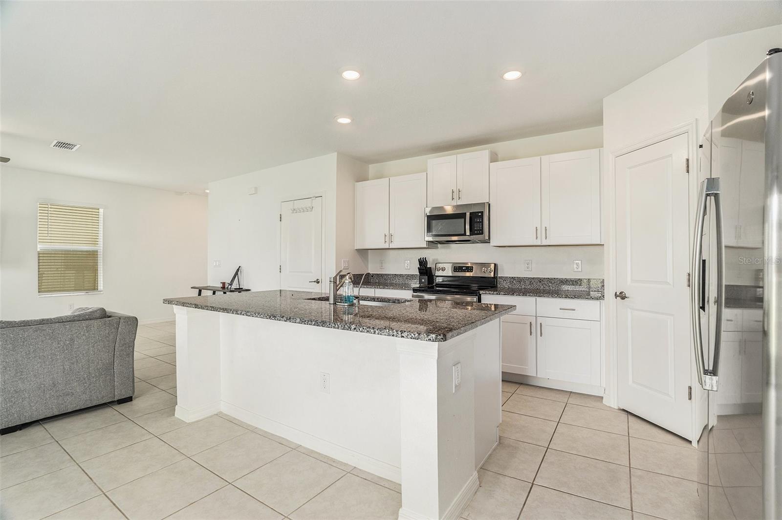 36523 SMITHFIELD LN, ZEPHYRHILLS, FL, 33541