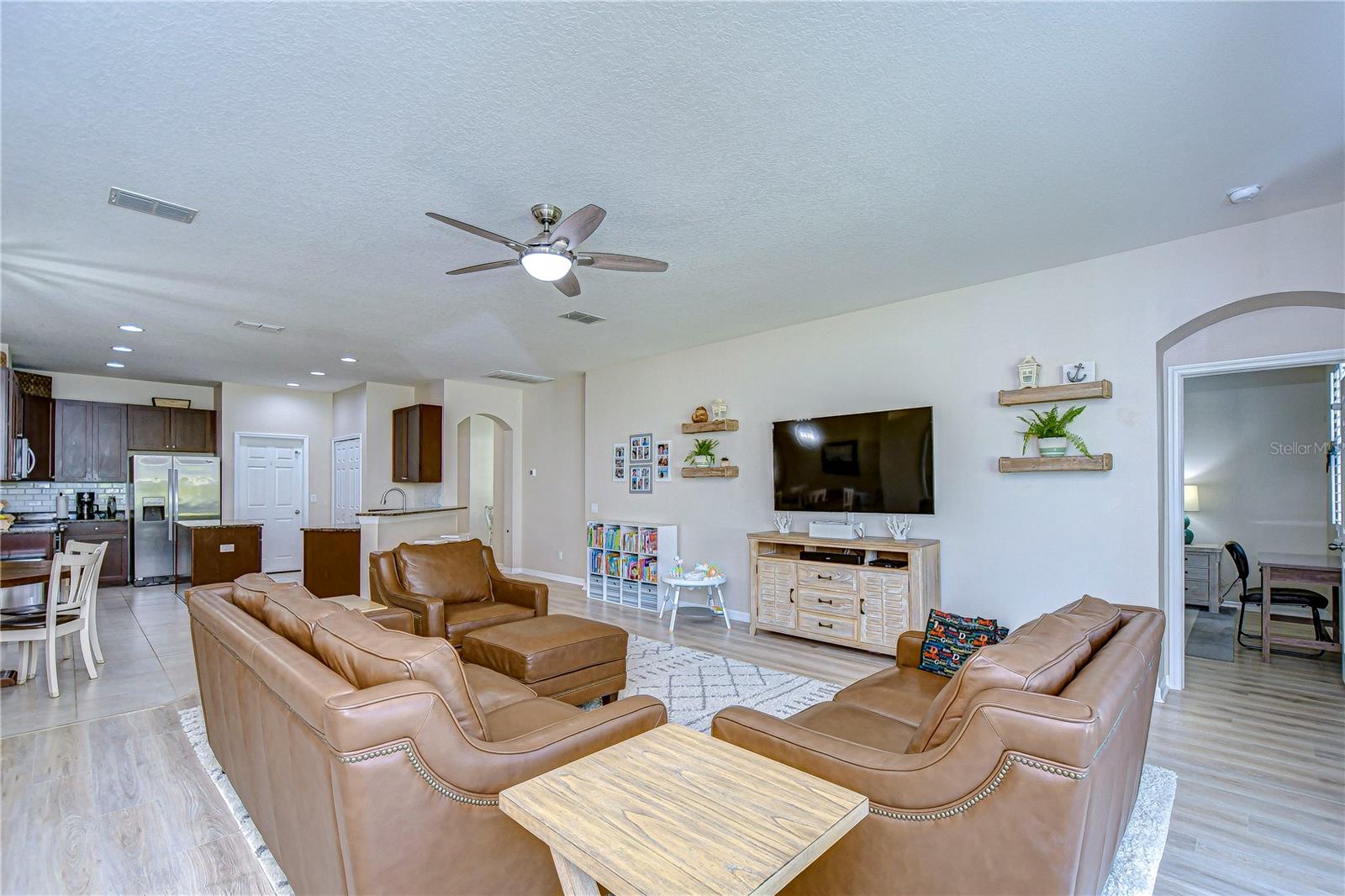 10868 BREAKING ROCKS DR, TAMPA, FL, 33647