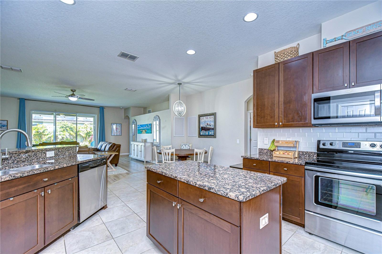 10868 BREAKING ROCKS DR, TAMPA, FL, 33647