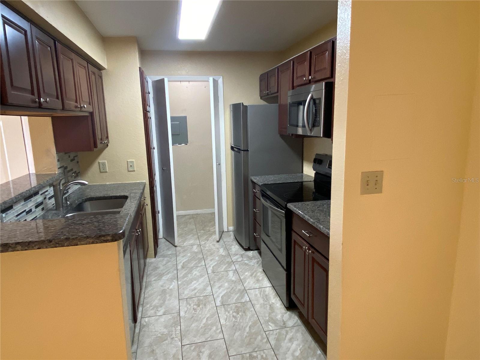 REGENCY GARDEN CONDO, ORLANDO, FL, 32822