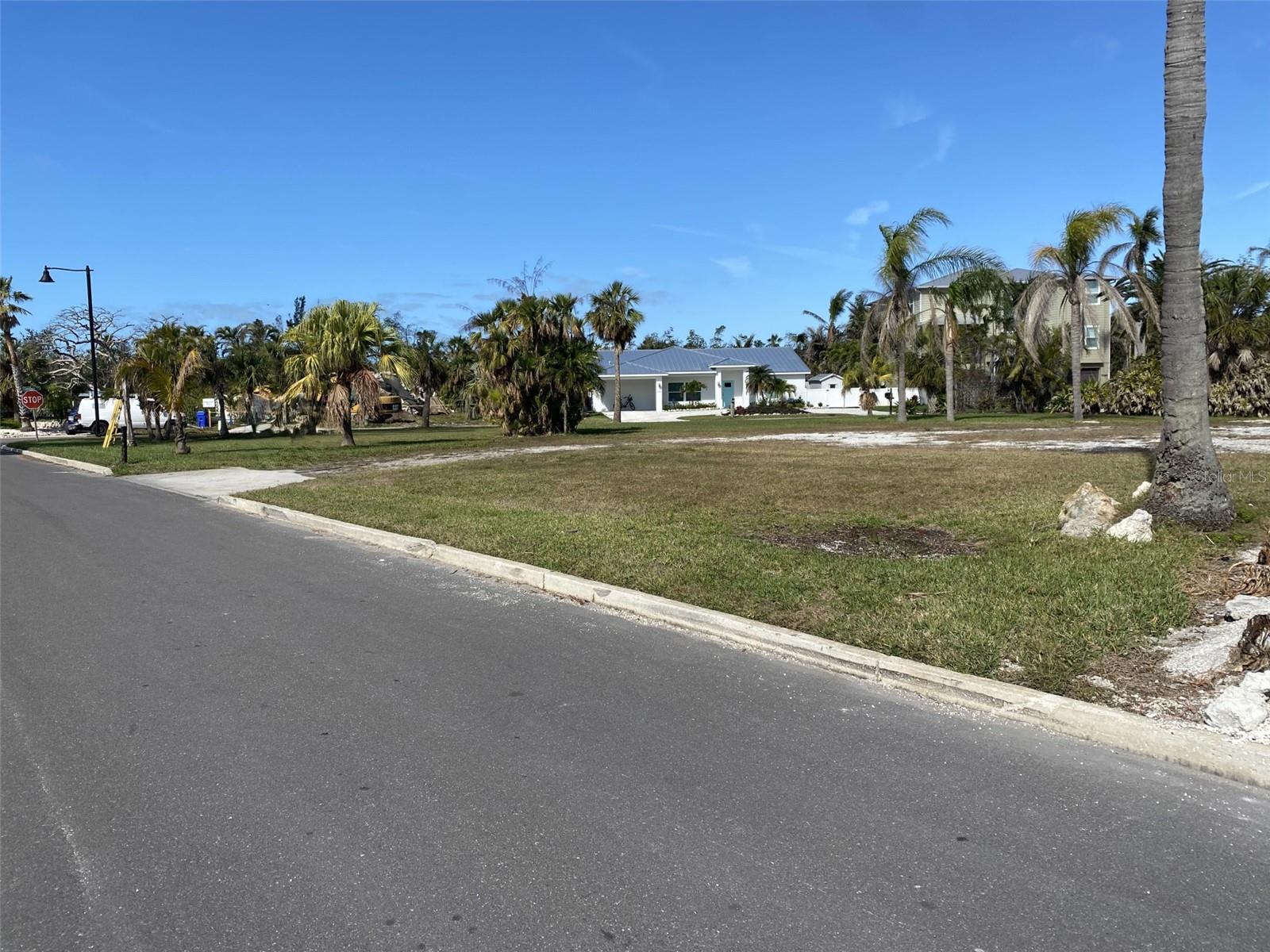 591 RUSSELL ST, LONGBOAT KEY, FL, 34228