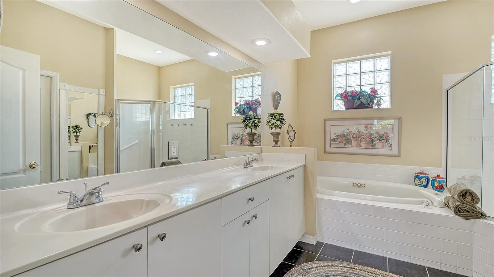 A4646750 Property Photo