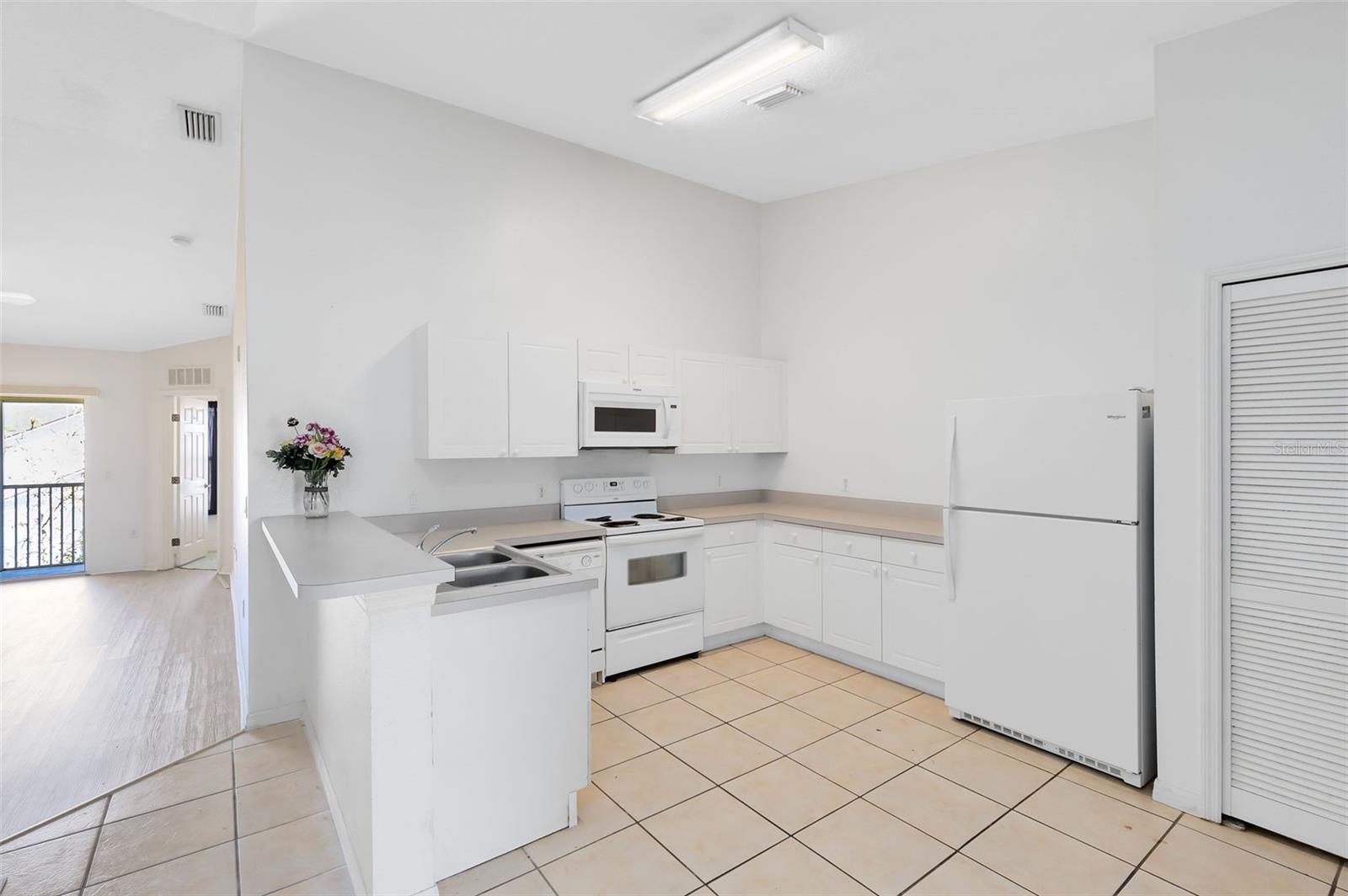 2858 CLUB CORTILE CIR #B, KISSIMMEE, FL, 34746