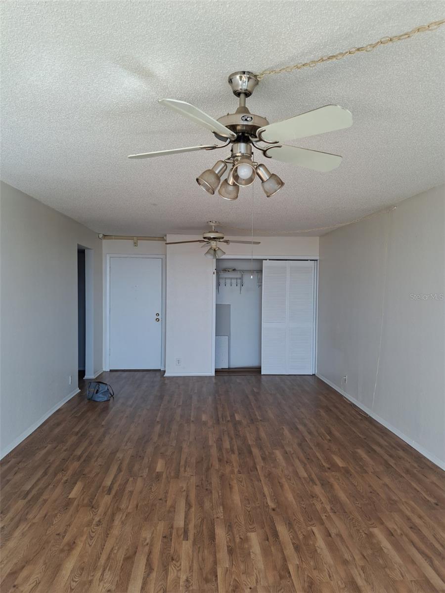 255 DOLPHIN PT #1006, CLEARWATER BEACH, FL, 33767