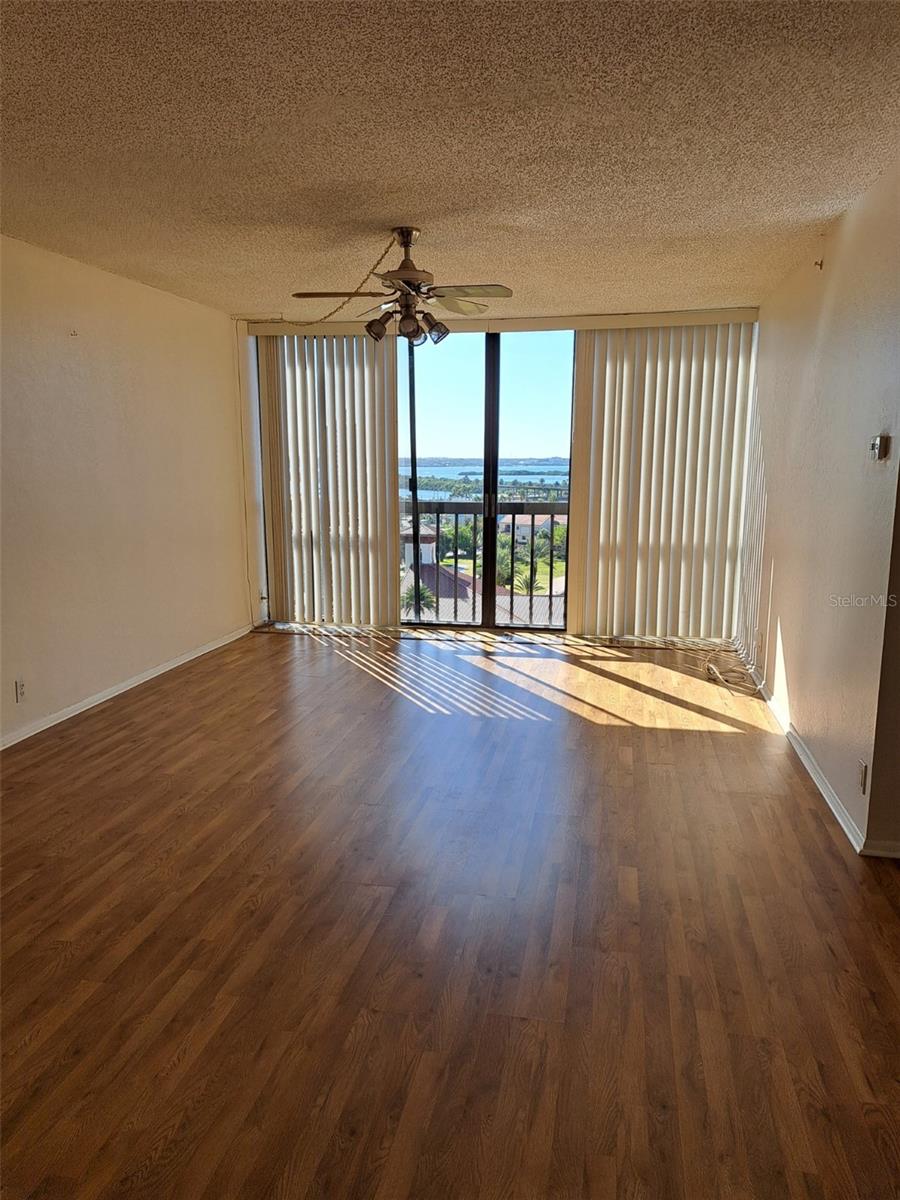 255 DOLPHIN PT #1006, CLEARWATER BEACH, FL, 33767