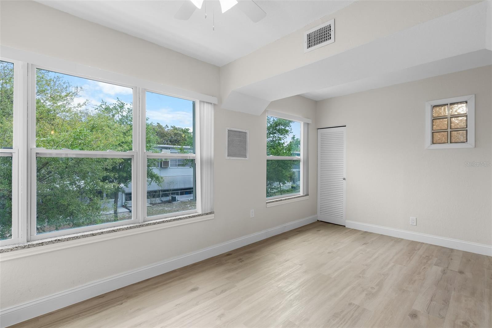 4151 55TH WAY N #1056, KENNETH CITY, FL, 33709