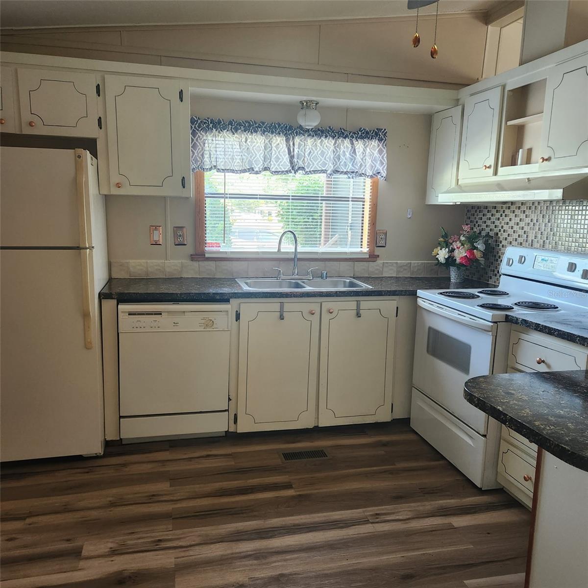 300 OAK BLVD, WILDWOOD, FL, 34785