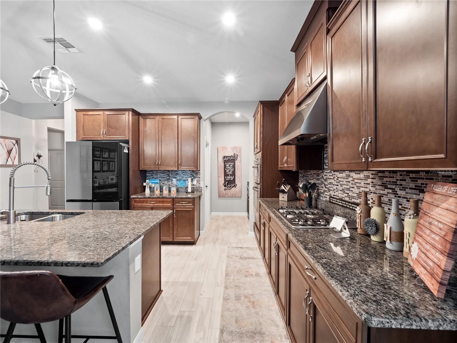 1151 LAKESIDE ESTATES DR, APOPKA, FL, 32703