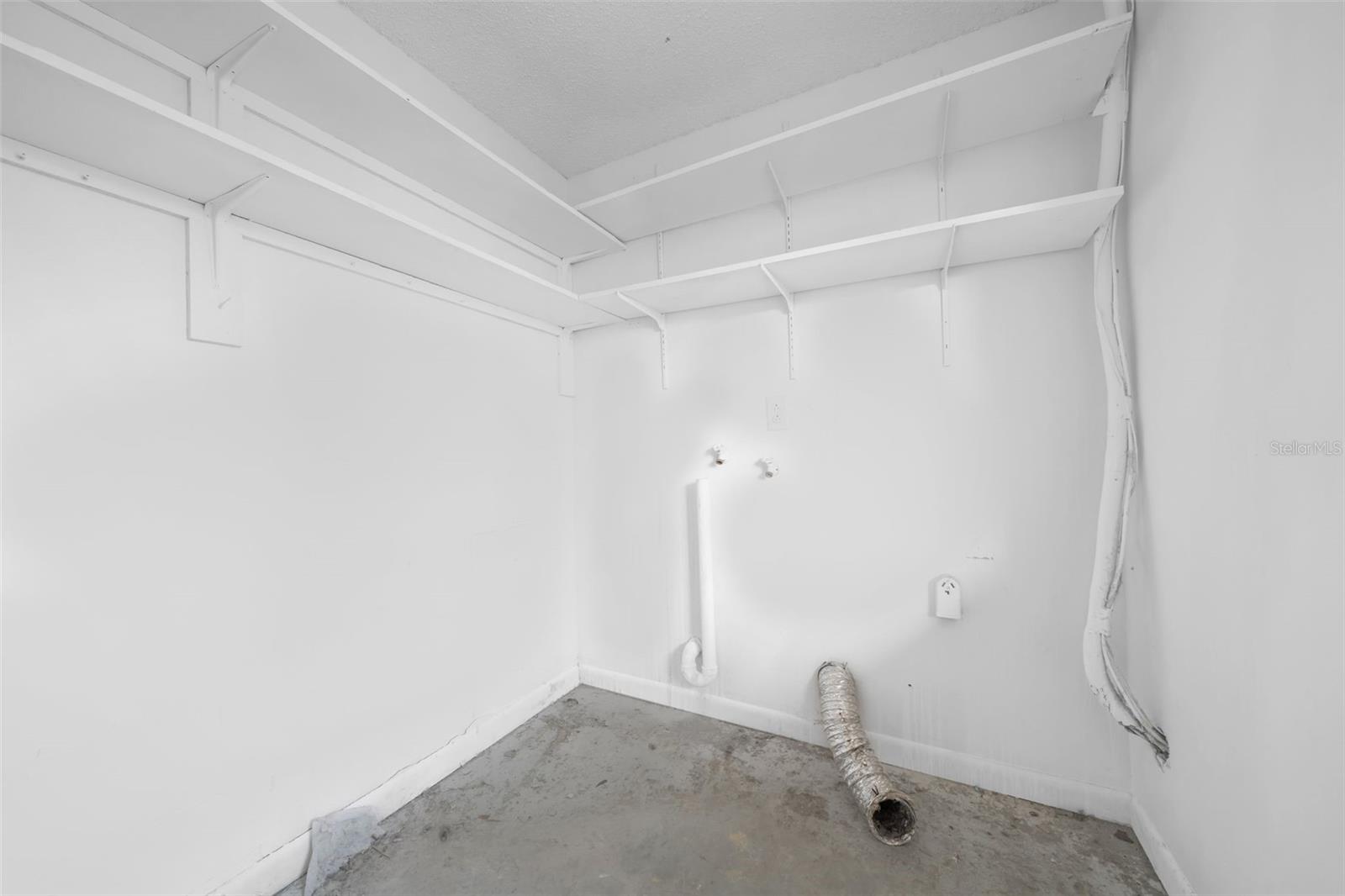 8325 ELKWOOD LN, TAMPA, FL, 33615