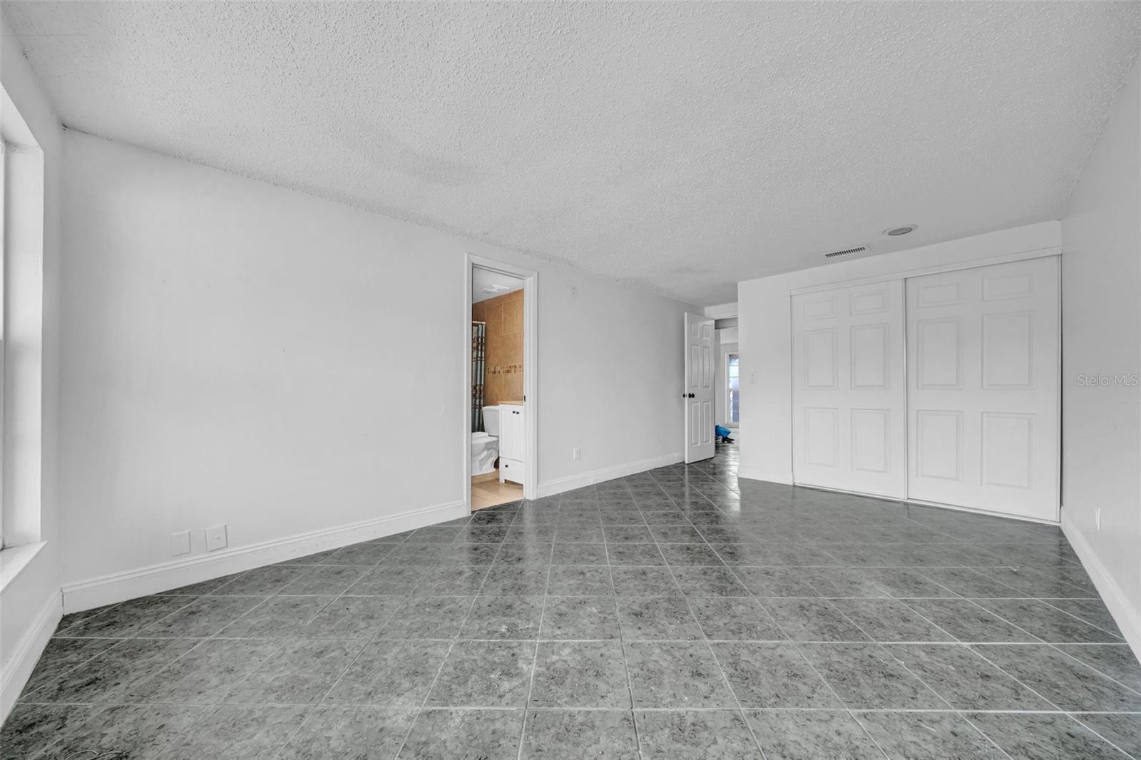 8325 ELKWOOD LN, TAMPA, FL, 33615