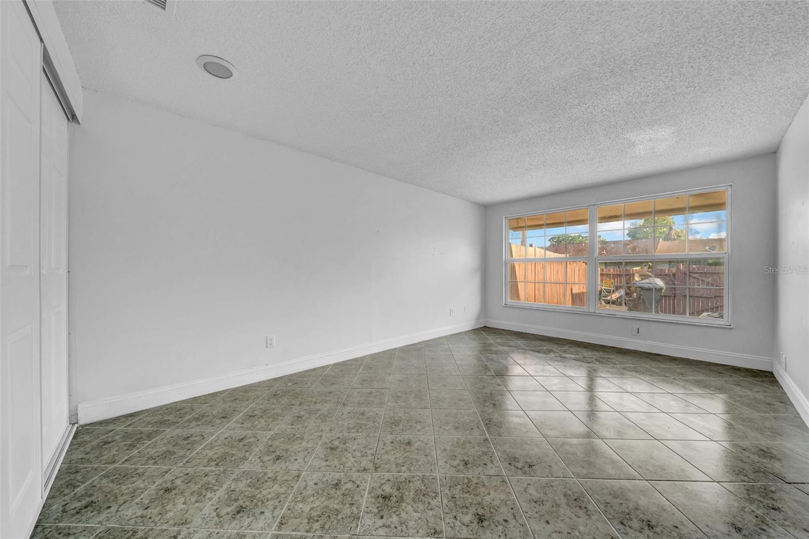 8325 ELKWOOD LN, TAMPA, FL, 33615