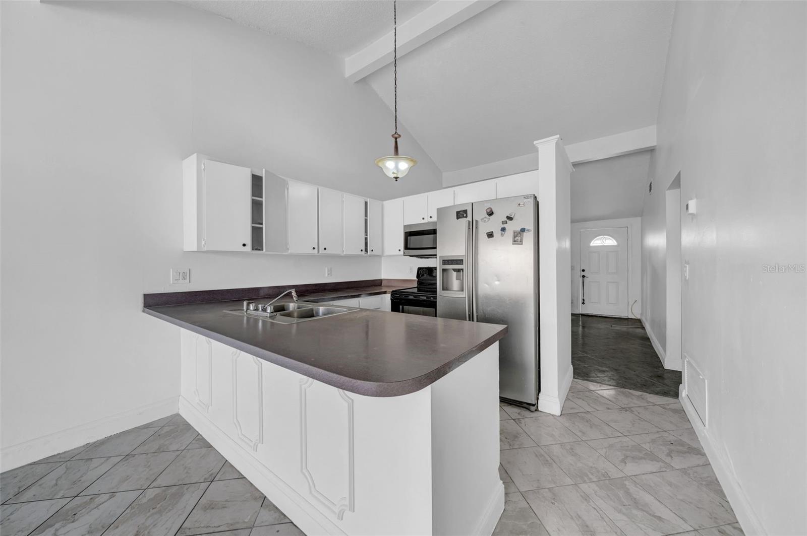 8325 ELKWOOD LN, TAMPA, FL, 33615