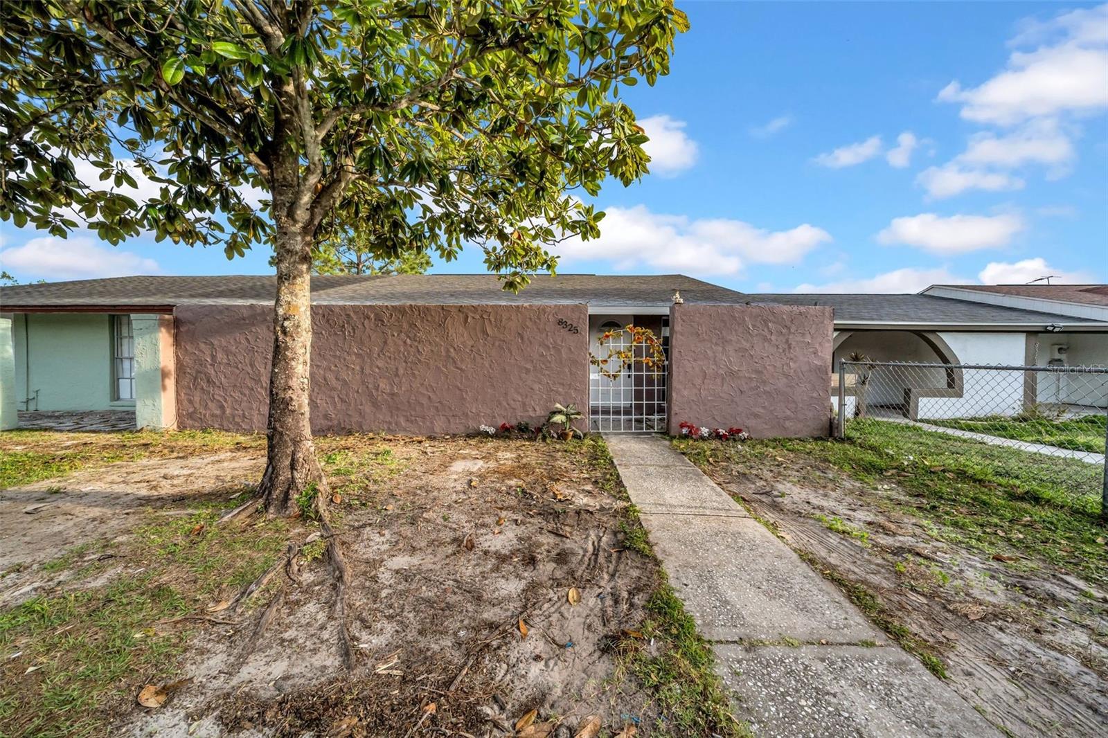 8325 ELKWOOD LN, TAMPA, FL, 33615