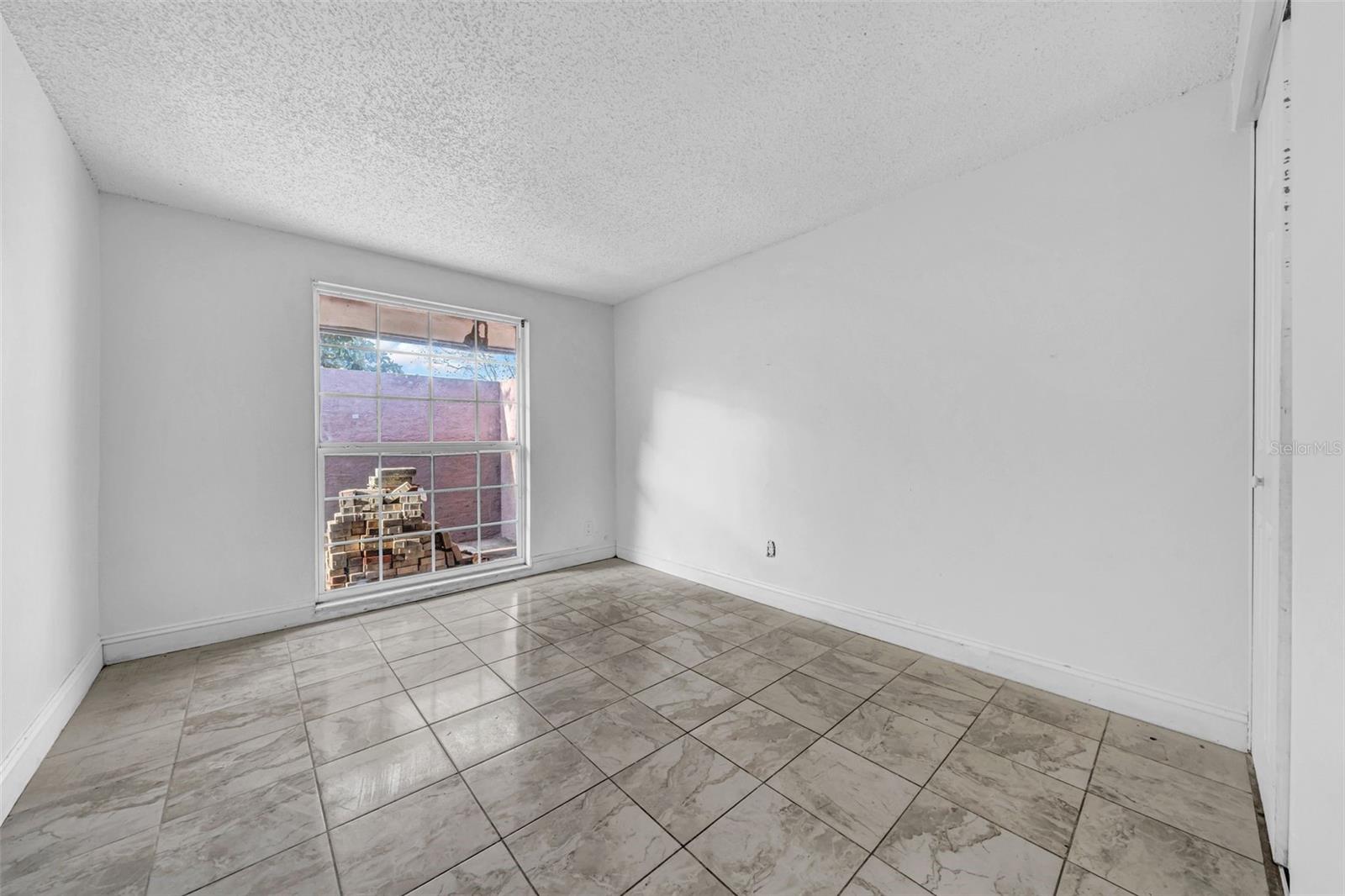 8325 ELKWOOD LN, TAMPA, FL, 33615