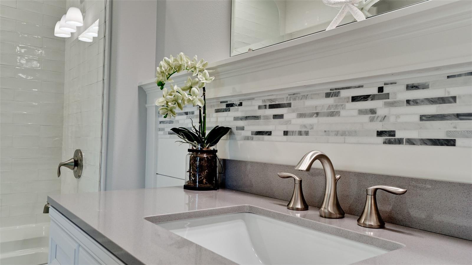 8202 17TH AVE W, BRADENTON, FL, 34209