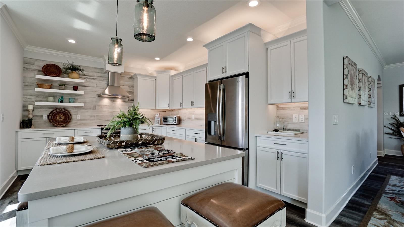 8202 17TH AVE W, BRADENTON, FL, 34209