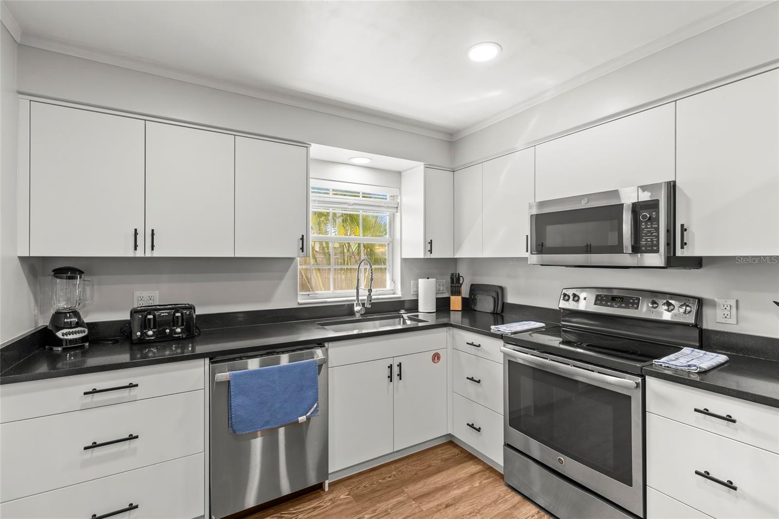 1596 IDLE DR, CLEARWATER, FL, 33756