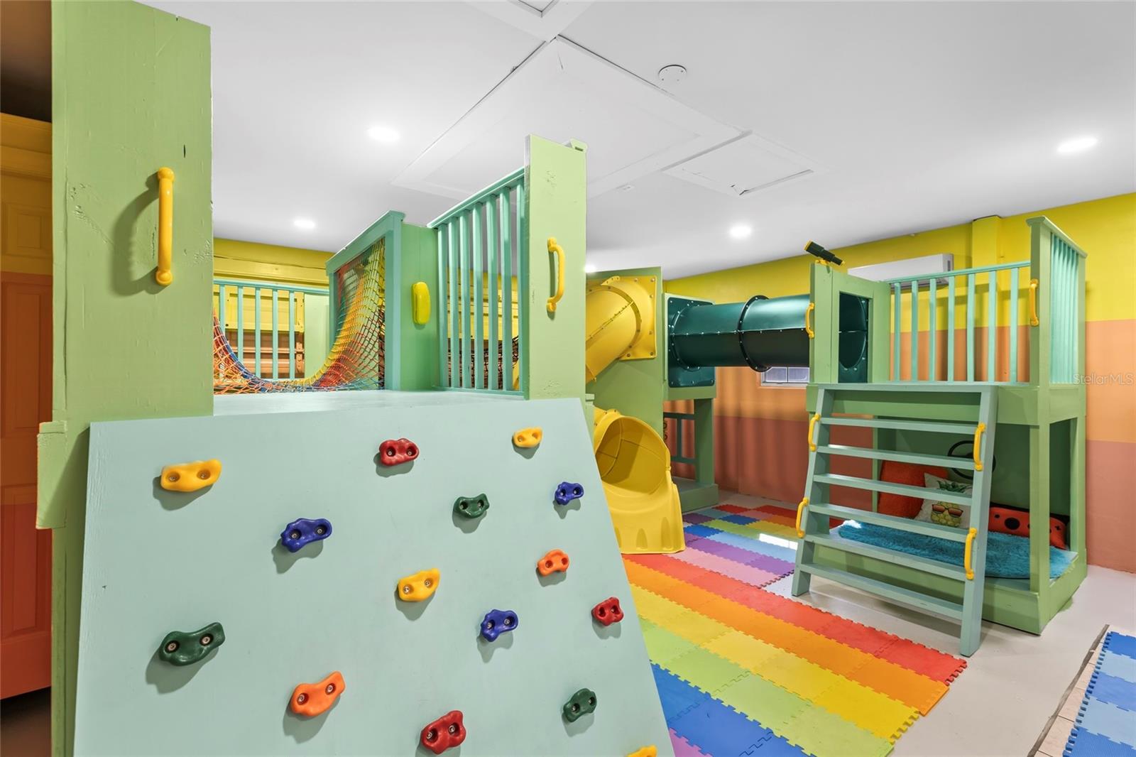 1596 IDLE DR, CLEARWATER, FL, 33756