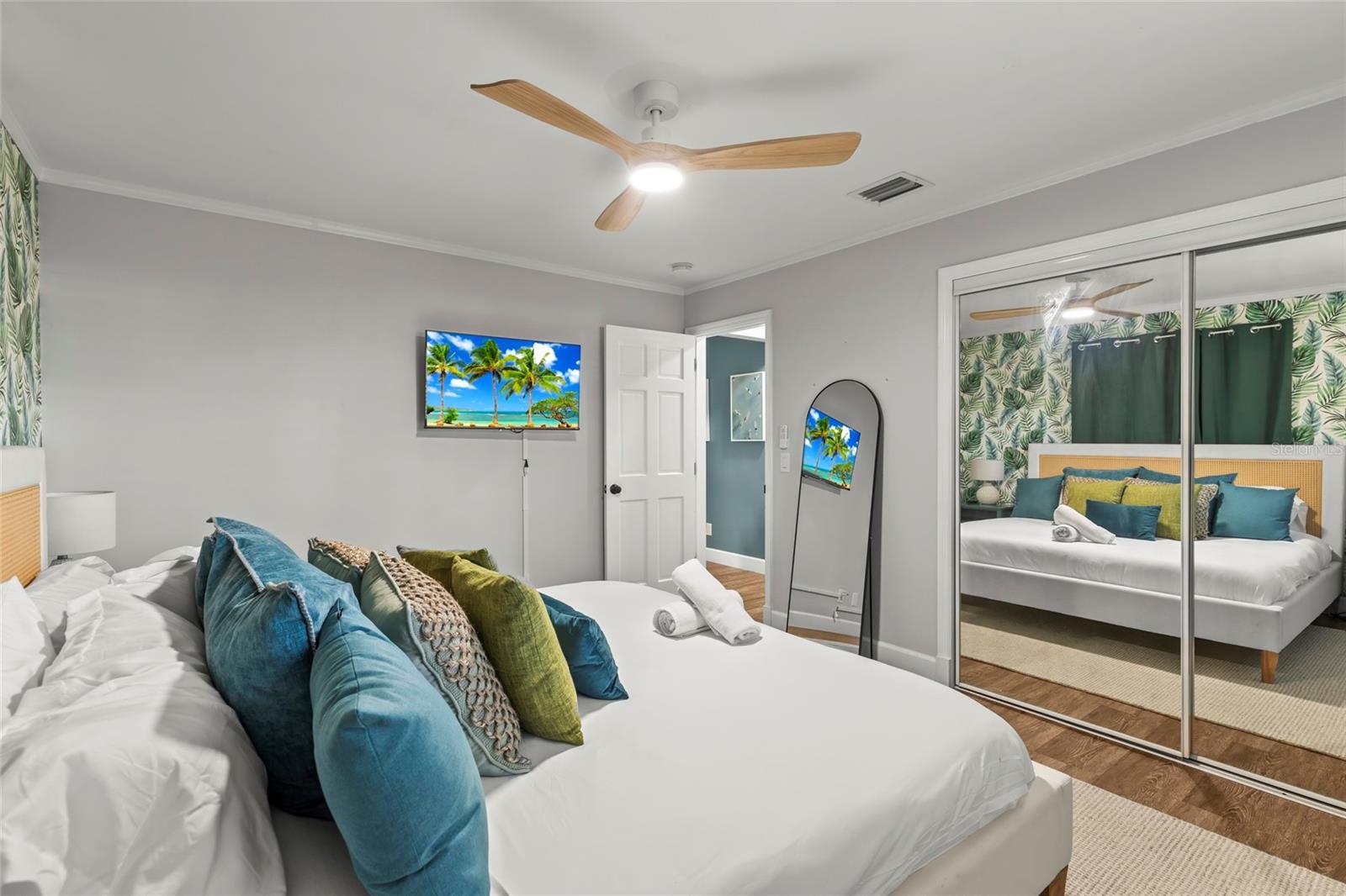 1596 IDLE DR, CLEARWATER, FL, 33756