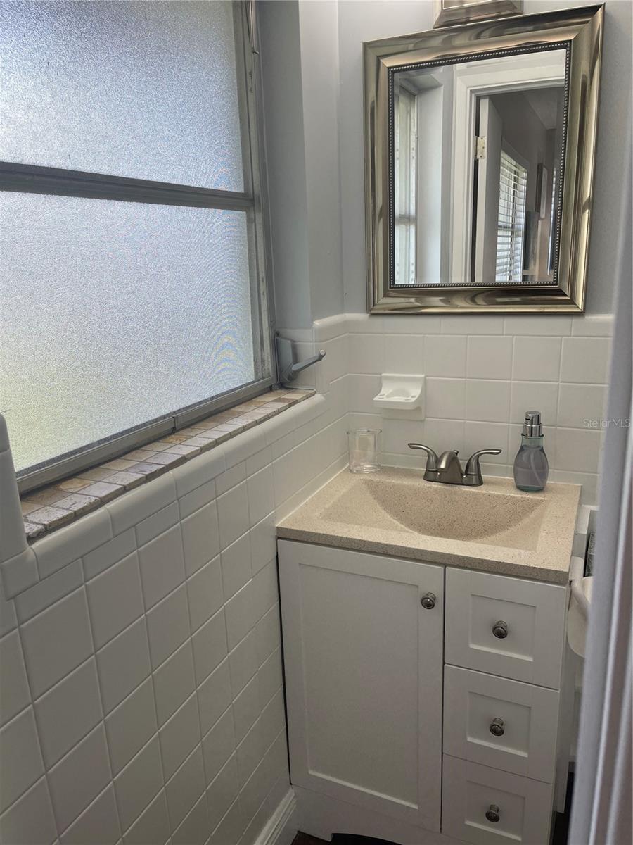 2526 CONSTITUTION BLVD, SARASOTA, FL, 34231