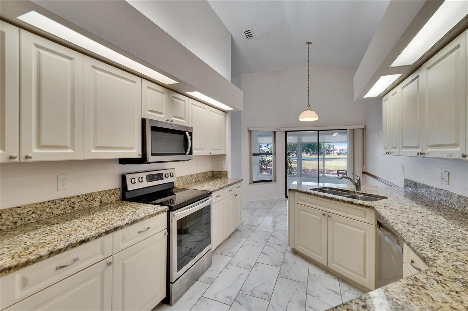 322 NORTHWAY DR, SUN CITY CENTER, FL, 33573