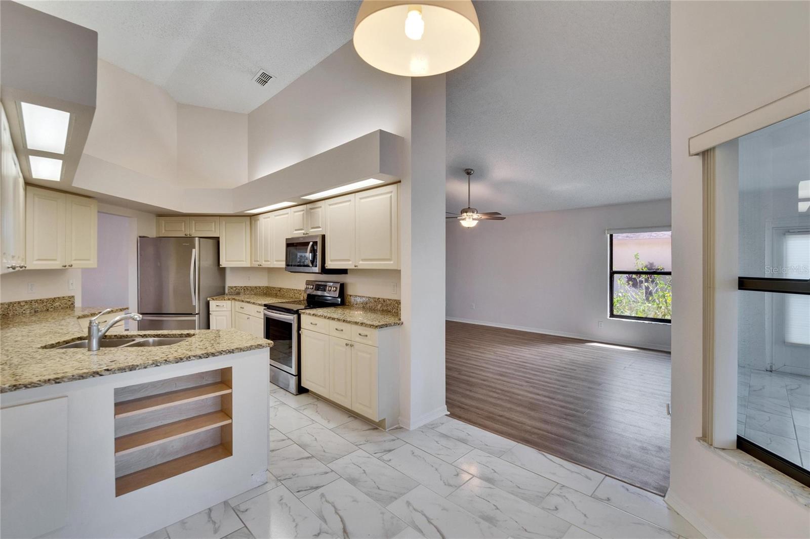 322 NORTHWAY DR, SUN CITY CENTER, FL, 33573