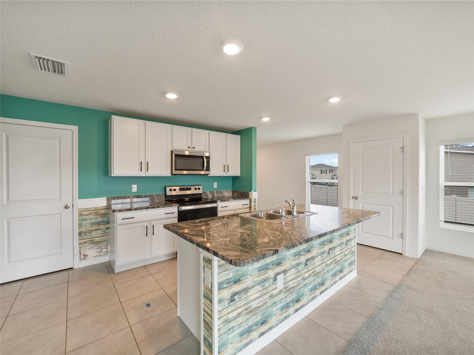 7403 SAIL CLOVER LN, ZEPHYRHILLS, FL, 33540