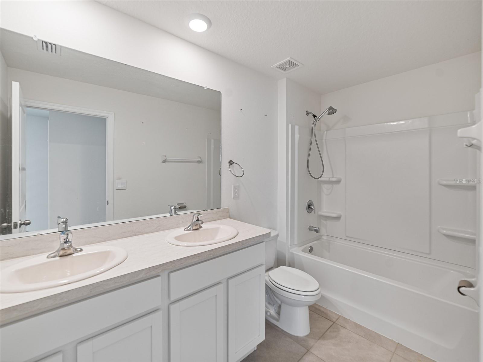 7403 SAIL CLOVER LN, ZEPHYRHILLS, FL, 33540