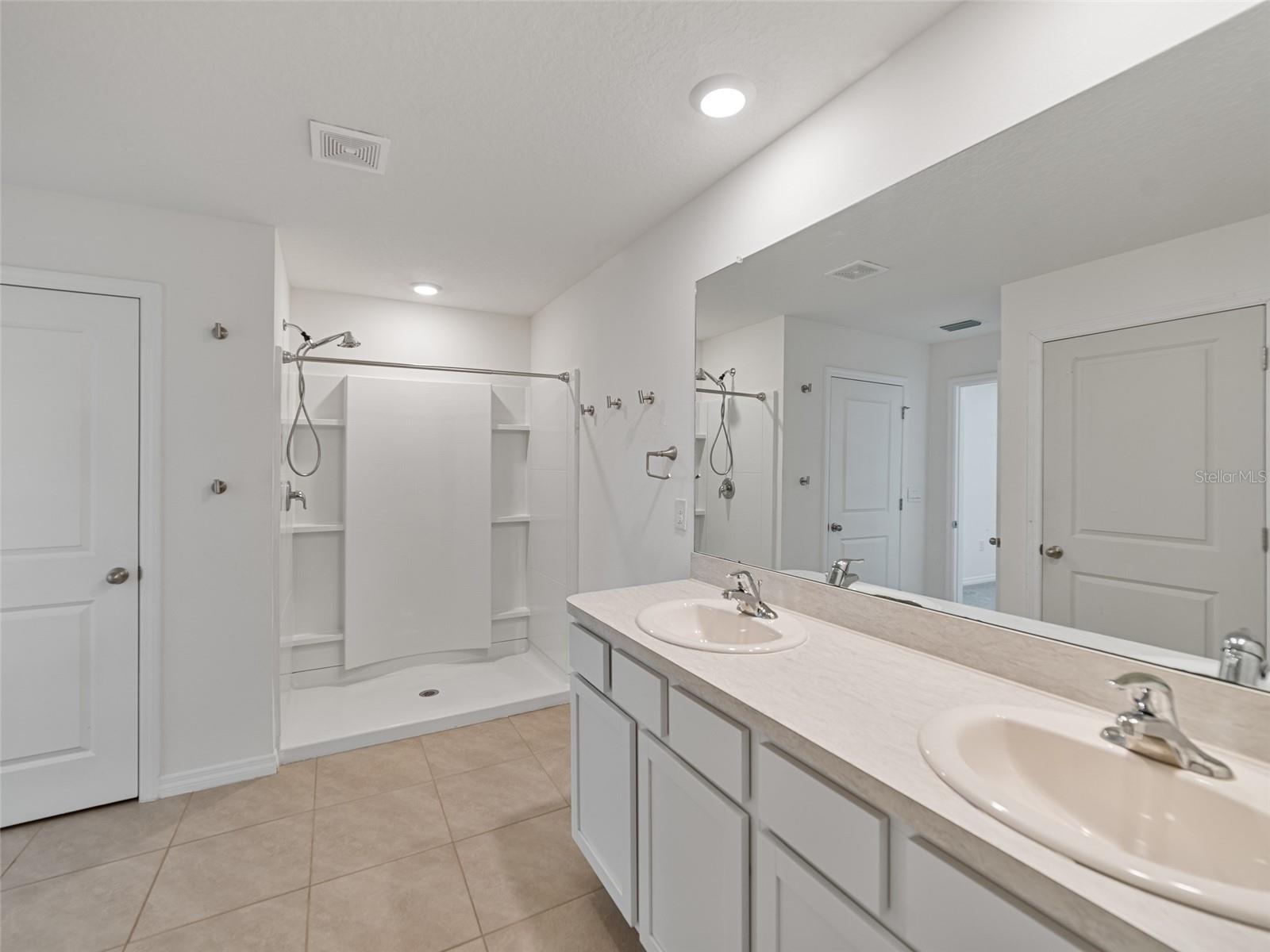 7403 SAIL CLOVER LN, ZEPHYRHILLS, FL, 33540