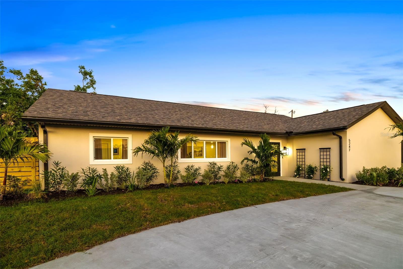 5247 CARMILFRA DR, SARASOTA, FL, 34231