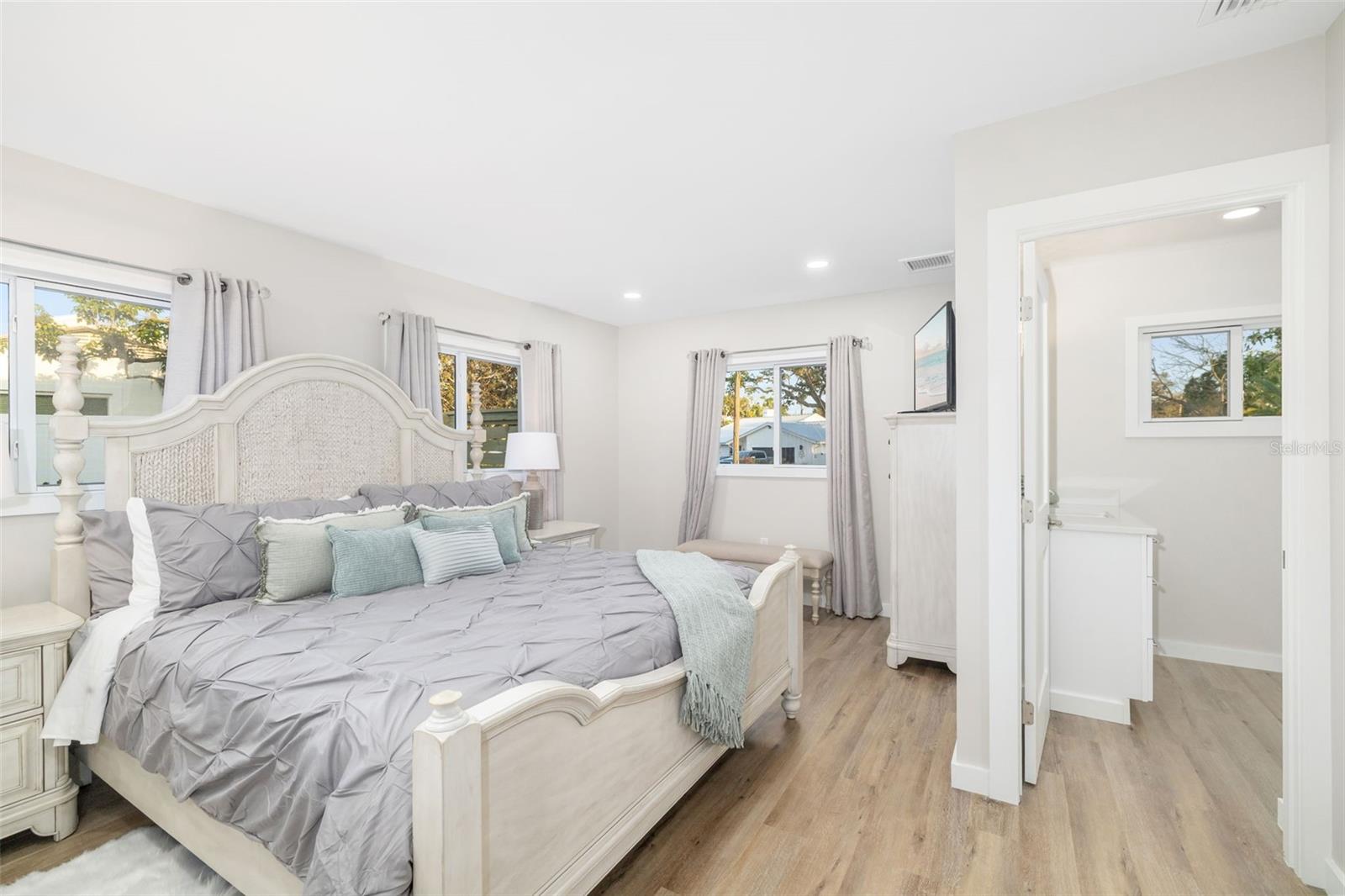 5247 CARMILFRA DR, SARASOTA, FL, 34231