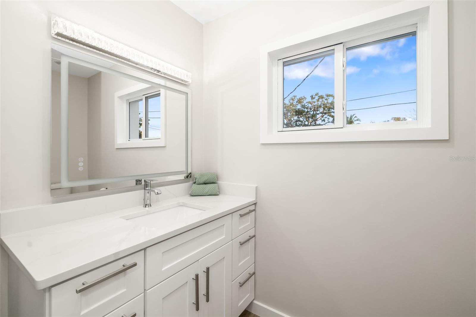 5247 CARMILFRA DR, SARASOTA, FL, 34231