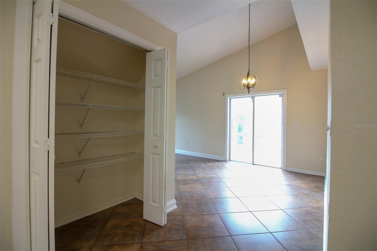 1075 MEADOWOOD POINTE RD, LAKELAND, FL, 33811