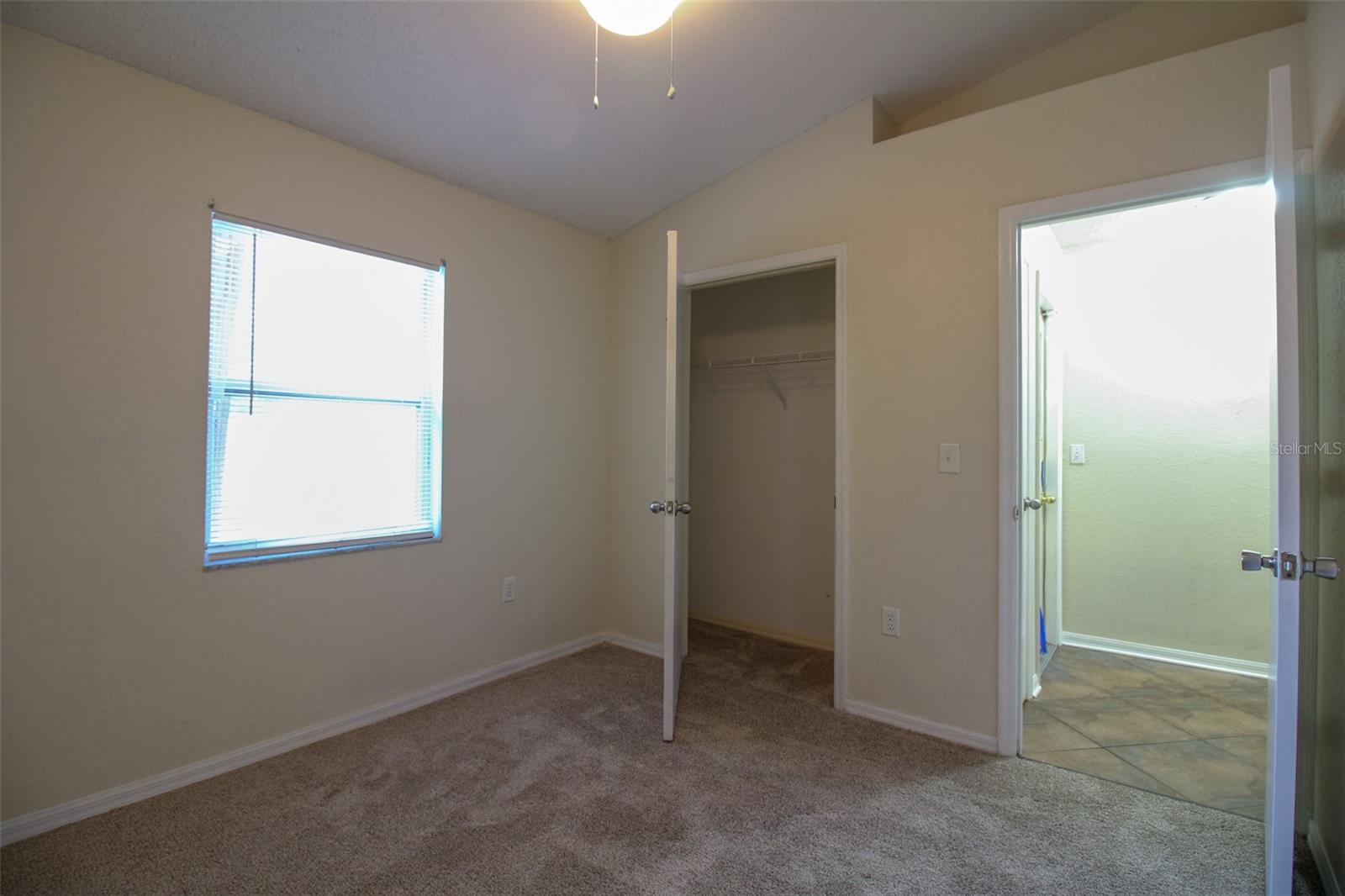 1075 MEADOWOOD POINTE RD, LAKELAND, FL, 33811