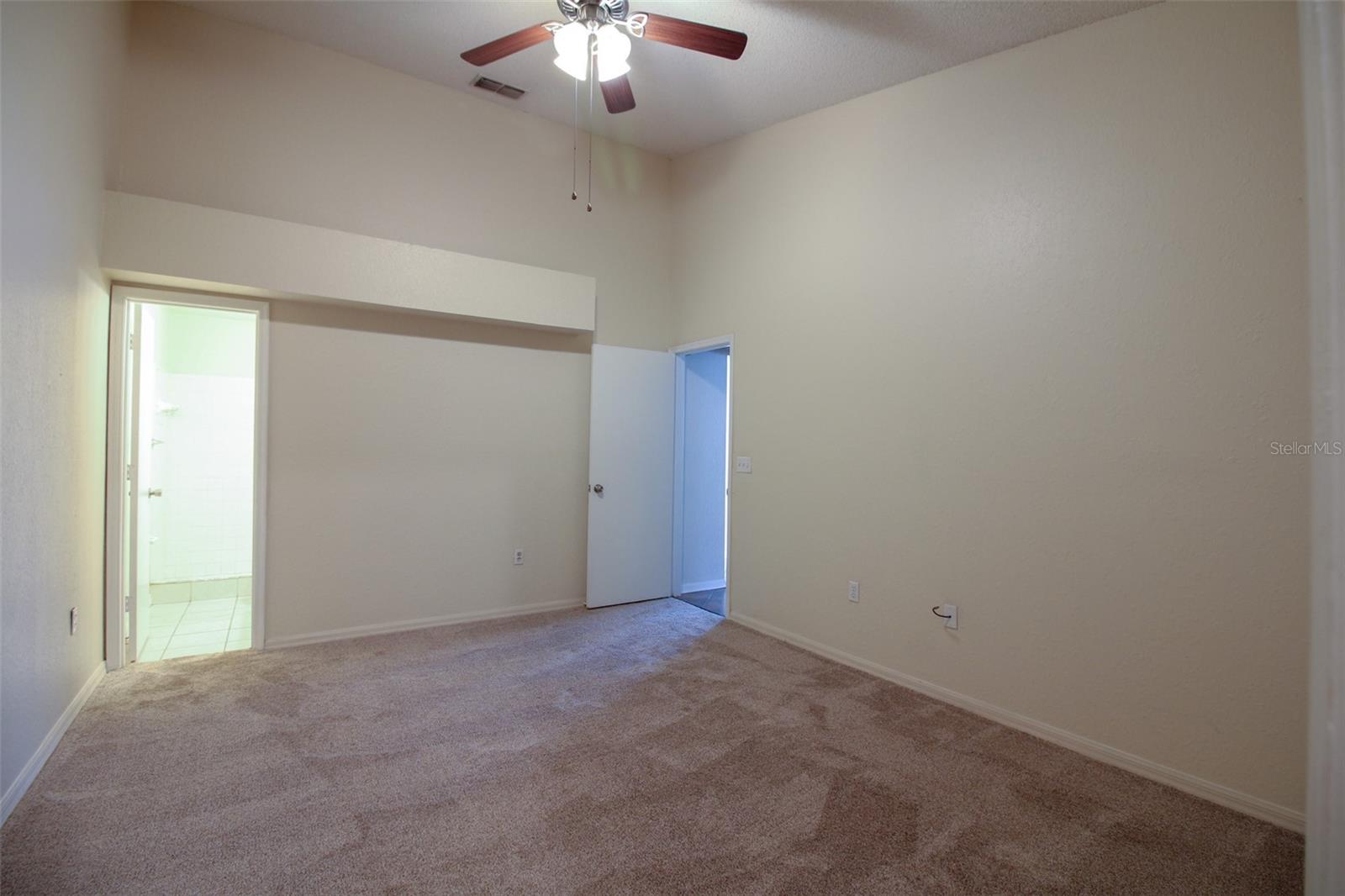 1075 MEADOWOOD POINTE RD, LAKELAND, FL, 33811