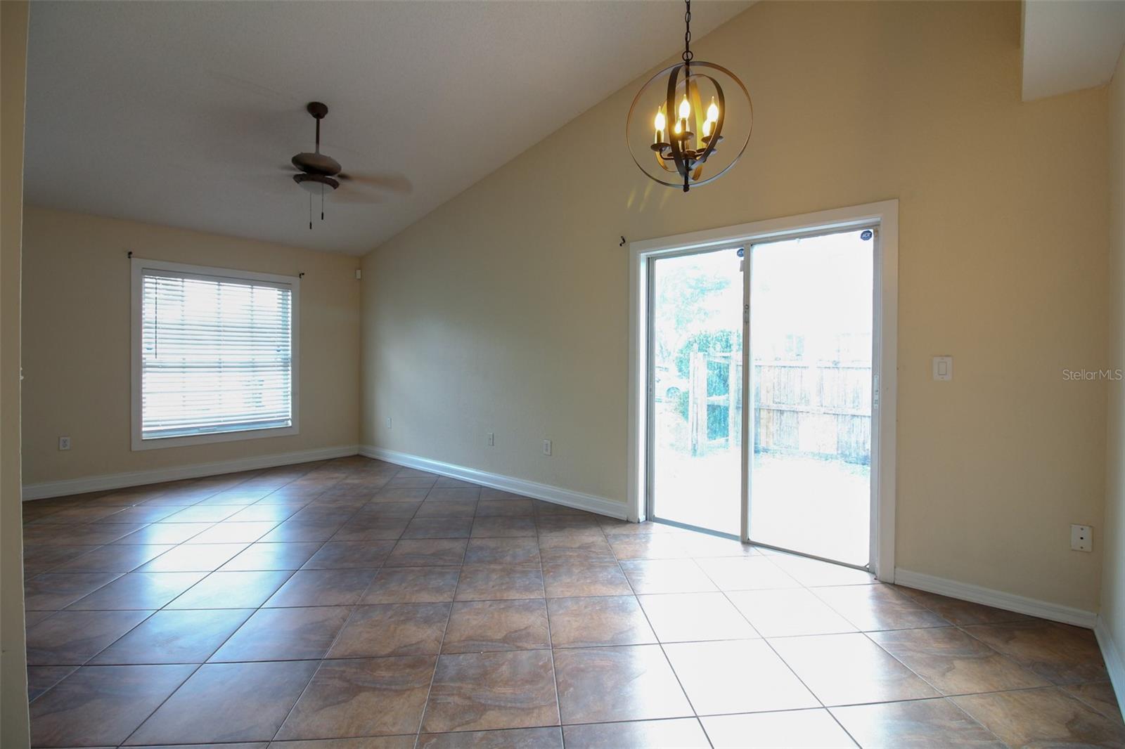 1075 MEADOWOOD POINTE RD, LAKELAND, FL, 33811