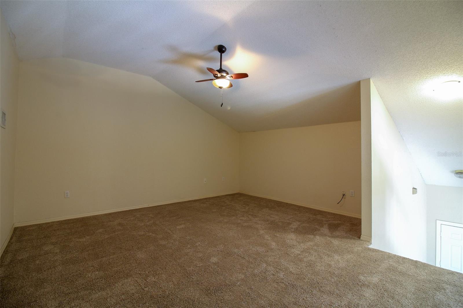 1075 MEADOWOOD POINTE RD, LAKELAND, FL, 33811