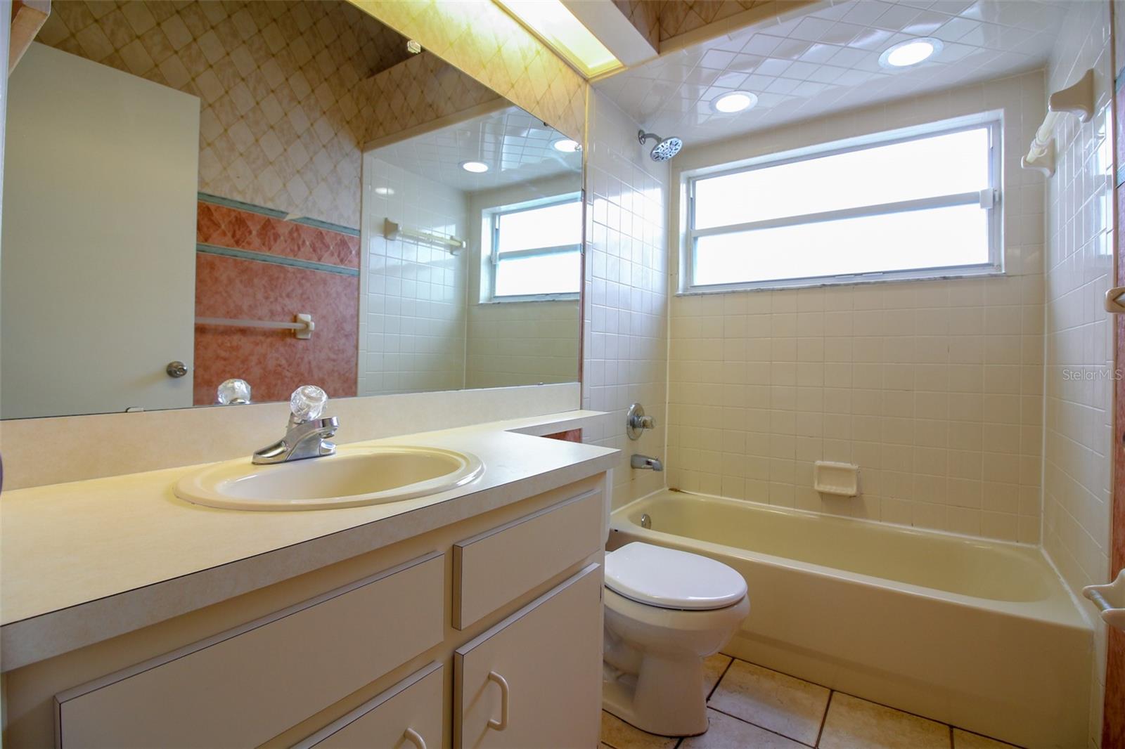 1075 MEADOWOOD POINTE RD, LAKELAND, FL, 33811