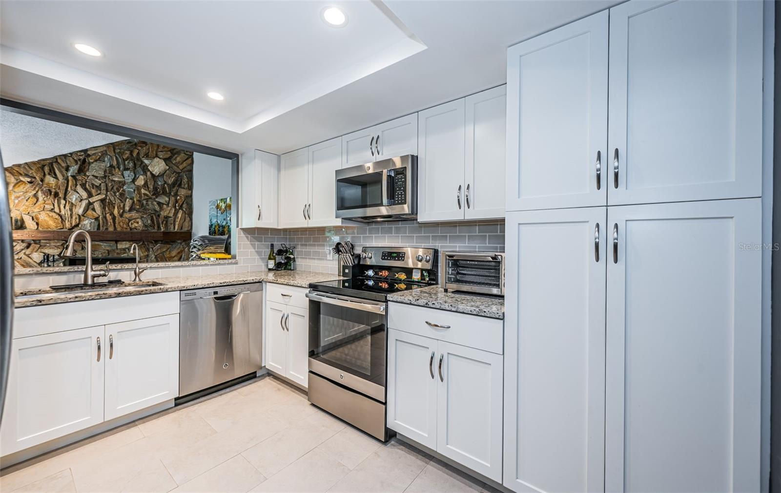 902 OLD MILL POND RD, PALM HARBOR, FL, 34683