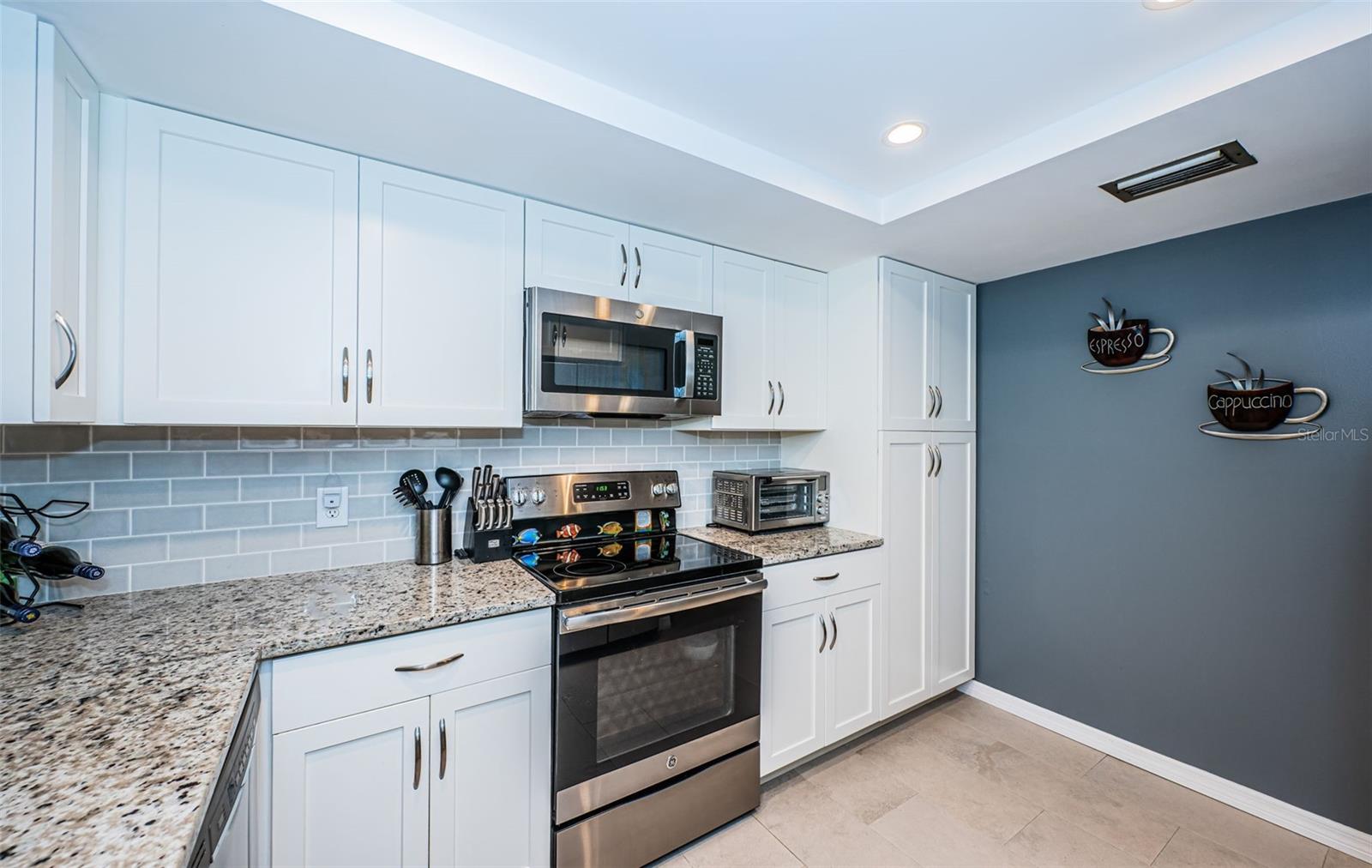 902 OLD MILL POND RD, PALM HARBOR, FL, 34683