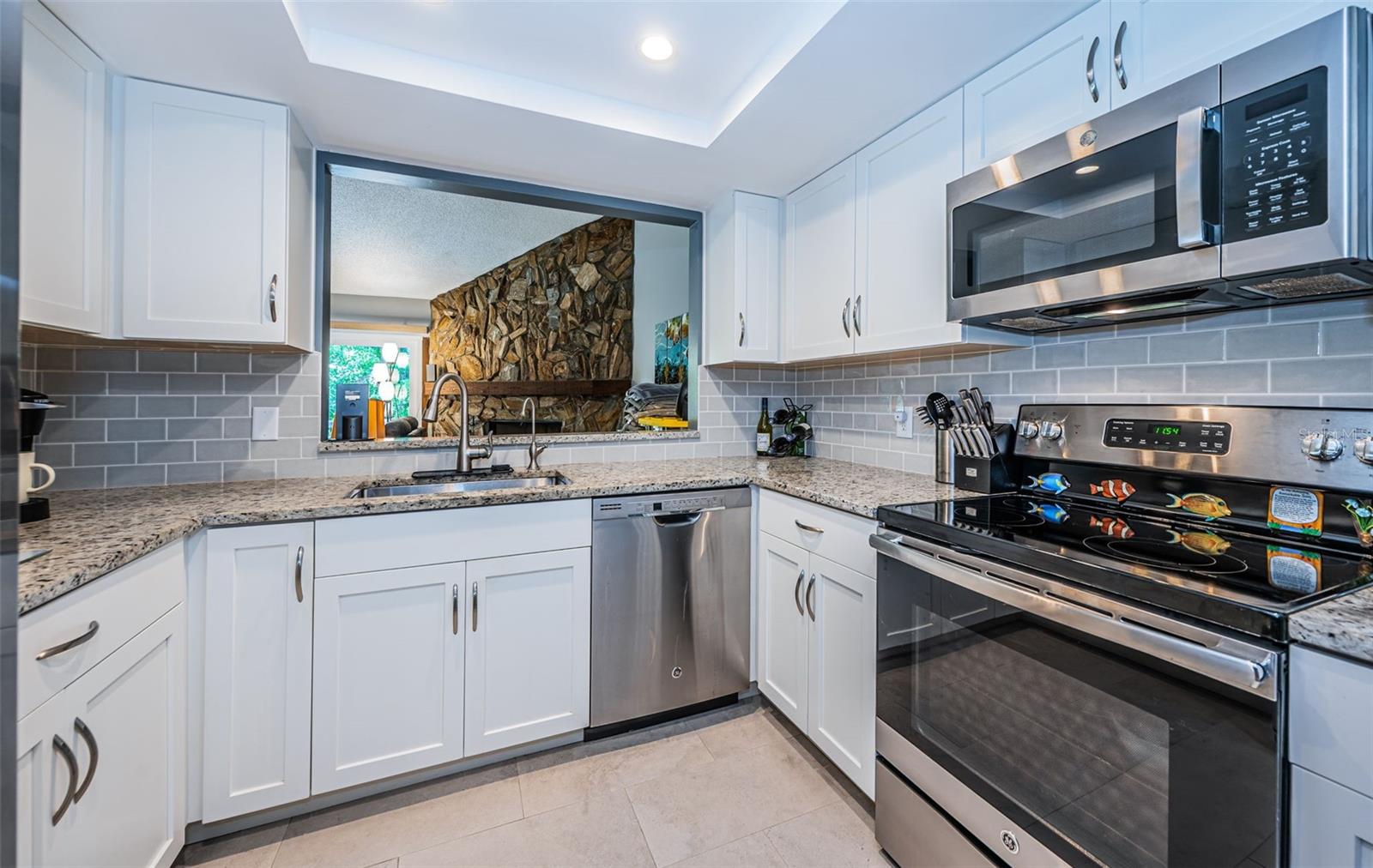 902 OLD MILL POND RD, PALM HARBOR, FL, 34683