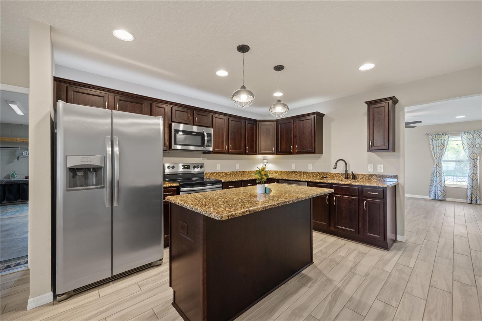 548 E BELT AVE, BUSHNELL, FL, 33513