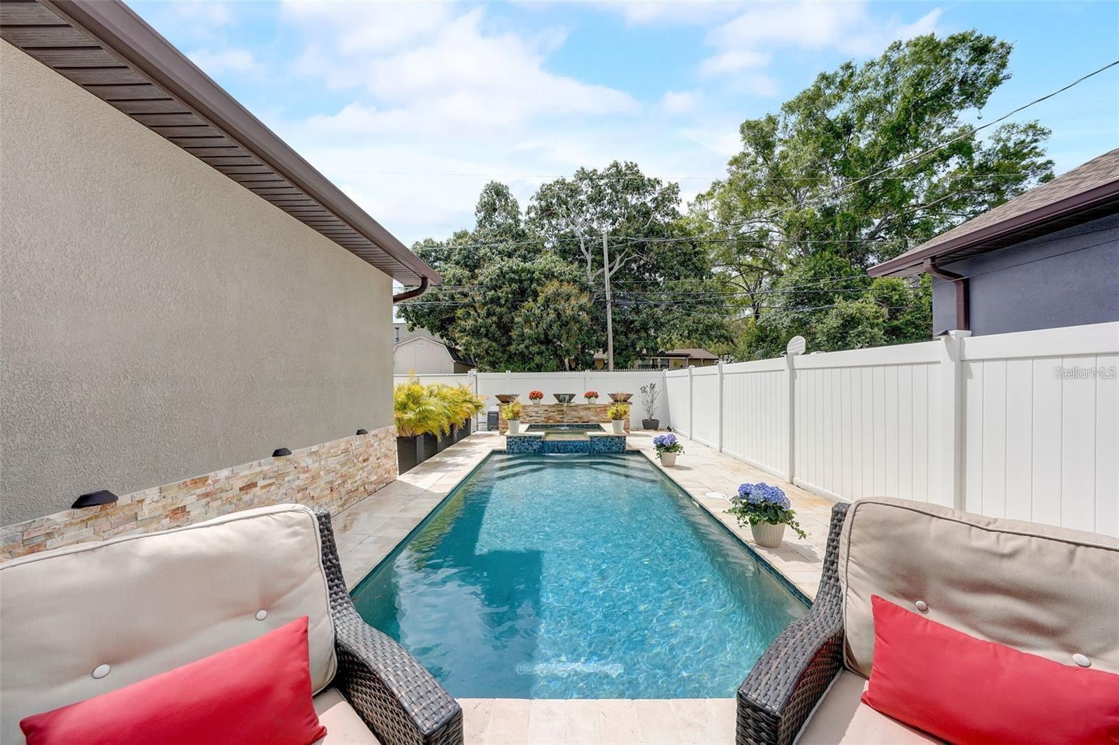 516 33RD AVE N, ST PETERSBURG, FL, 33704