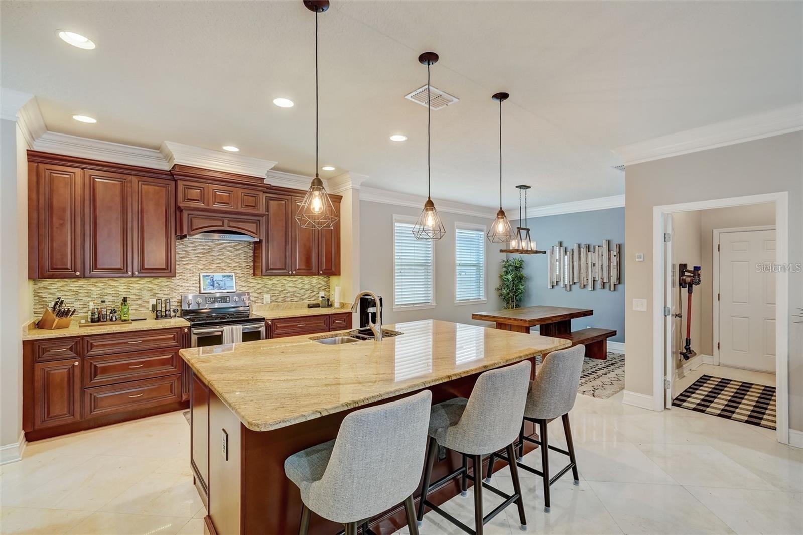 516 33RD AVE N, ST PETERSBURG, FL, 33704