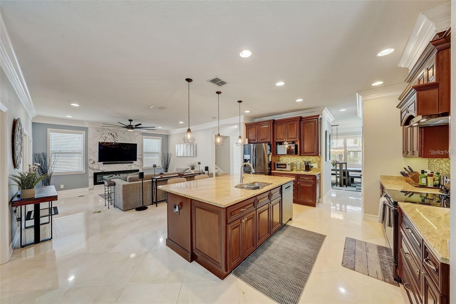 516 33RD AVE N, ST PETERSBURG, FL, 33704