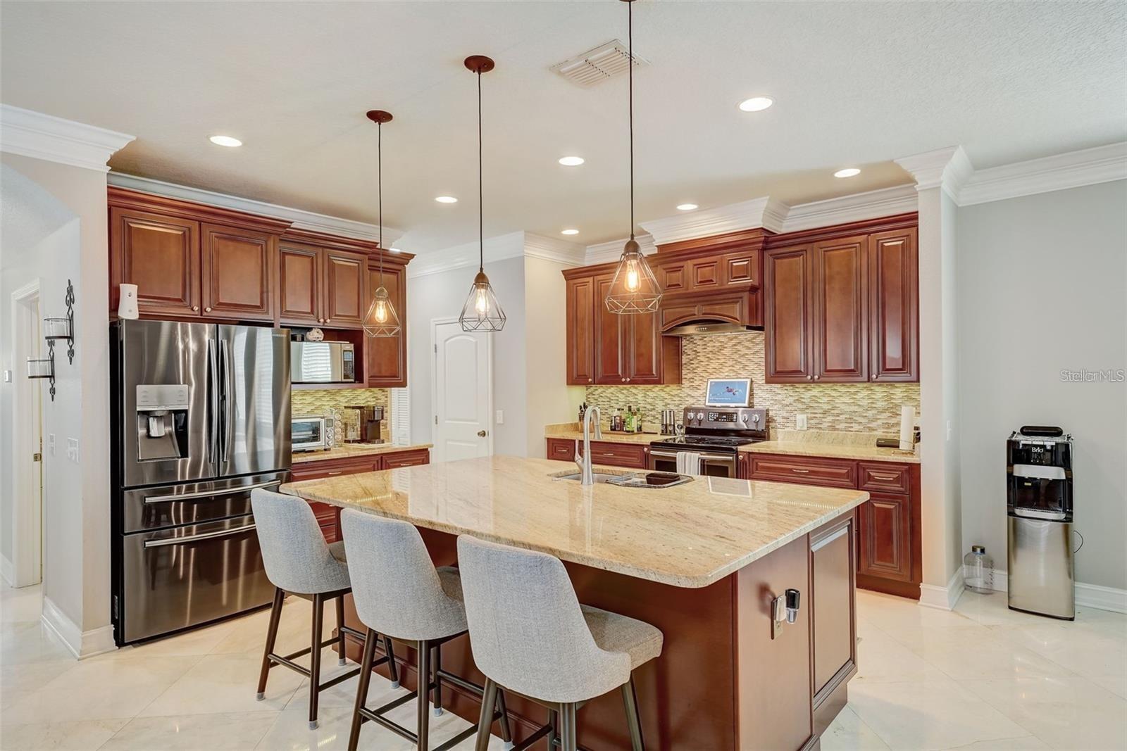 516 33RD AVE N, ST PETERSBURG, FL, 33704