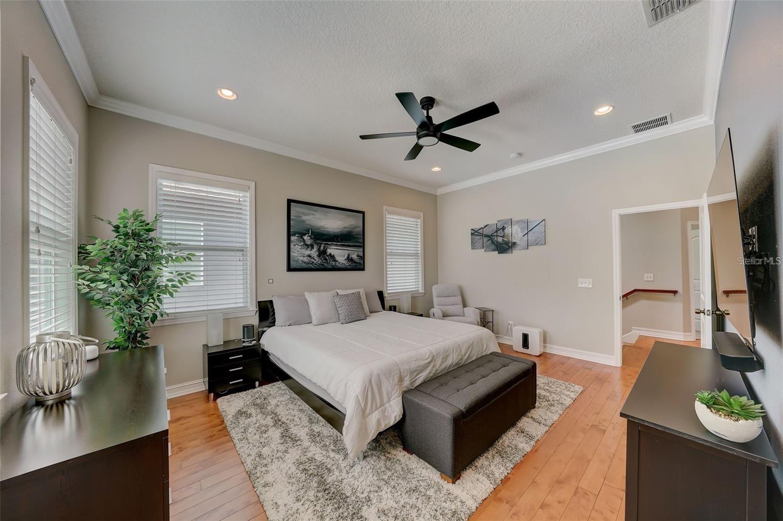 516 33RD AVE N, ST PETERSBURG, FL, 33704