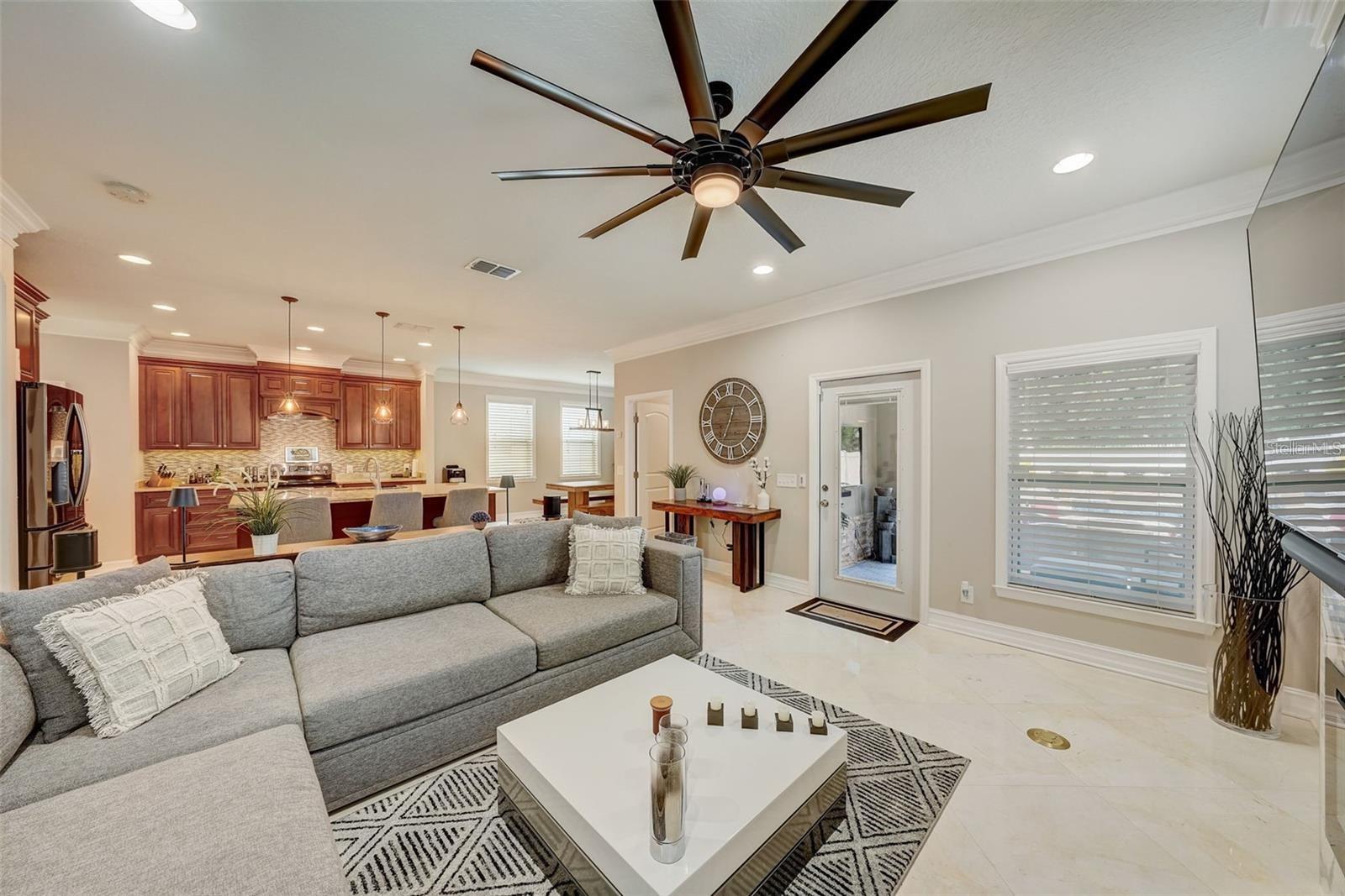 516 33RD AVE N, ST PETERSBURG, FL, 33704